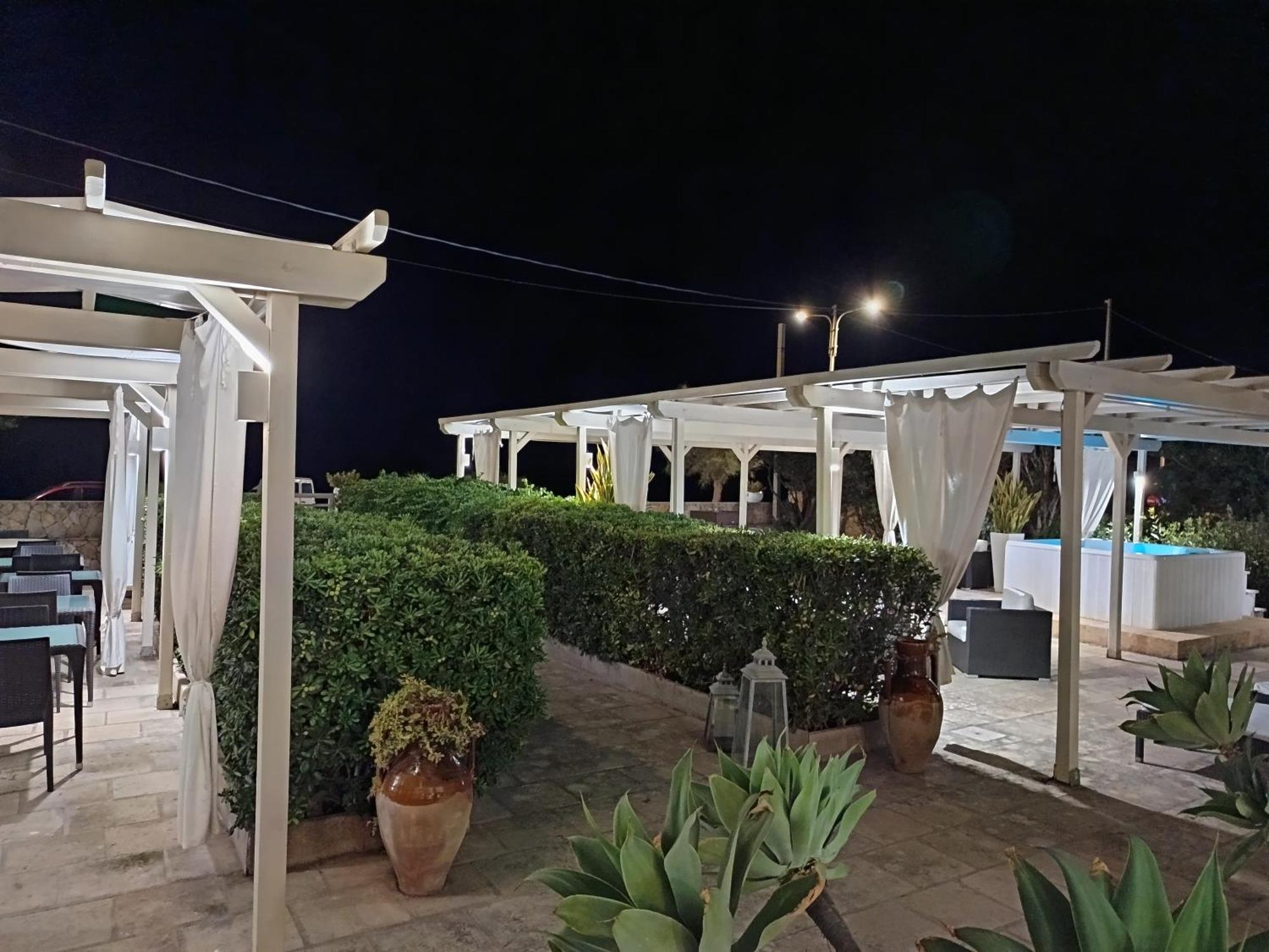 La Giara Resort Торре-Сан-Джованни-Удженто Экстерьер фото