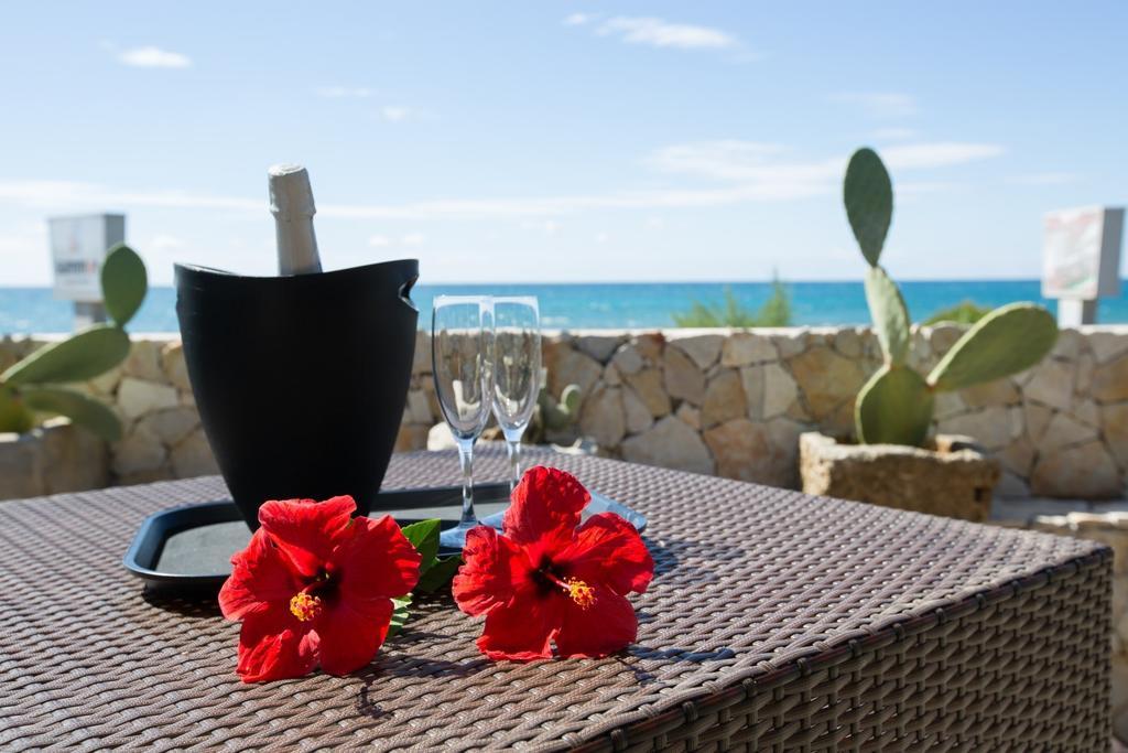 La Giara Resort Торре-Сан-Джованни-Удженто Экстерьер фото